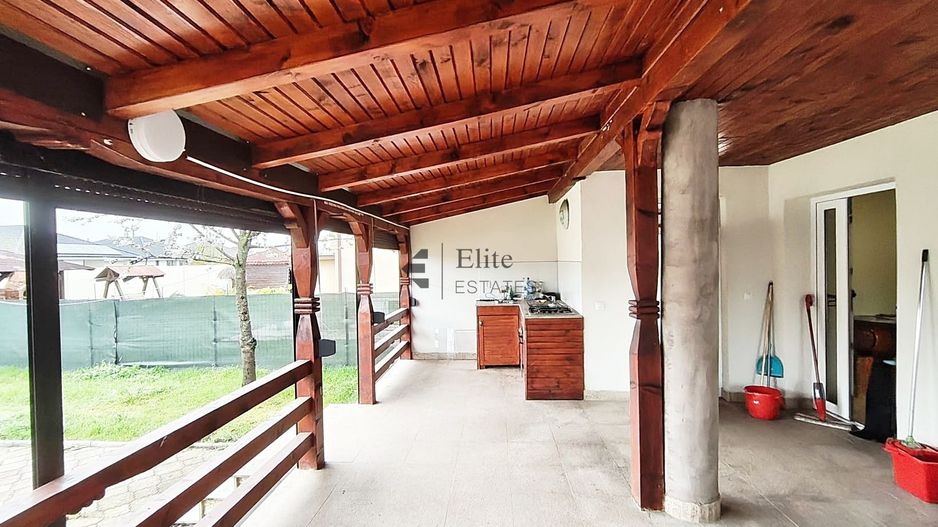 Casa cu 4 camere garaj si curte de 500 mp in Nojorid - Poză 12