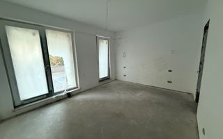 Apartament 4 Camere de Vanzare - Poză 1