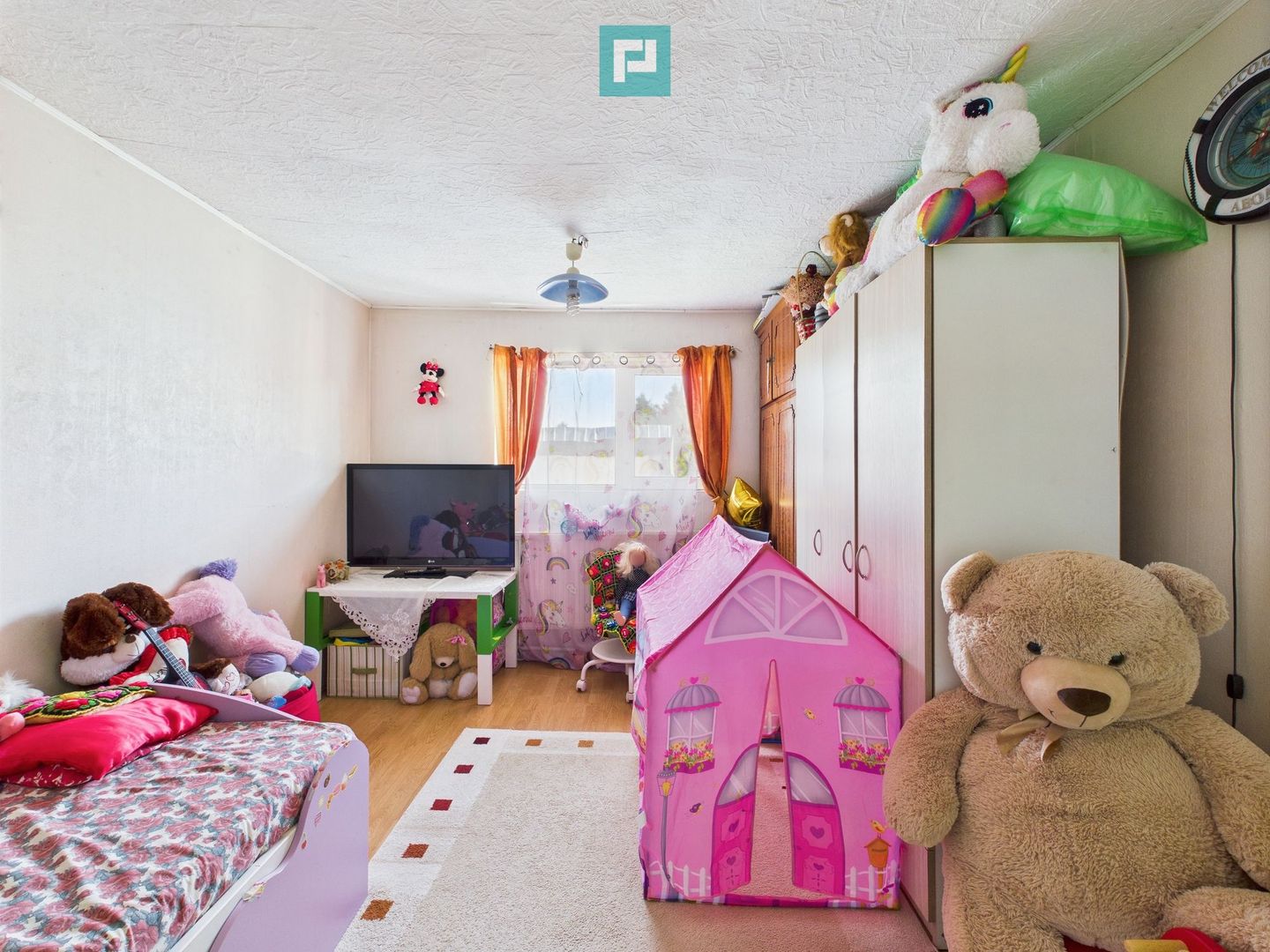 Casă cu 4 camere pe Bd. Laminorului – modernă și întreținută - Poză 14