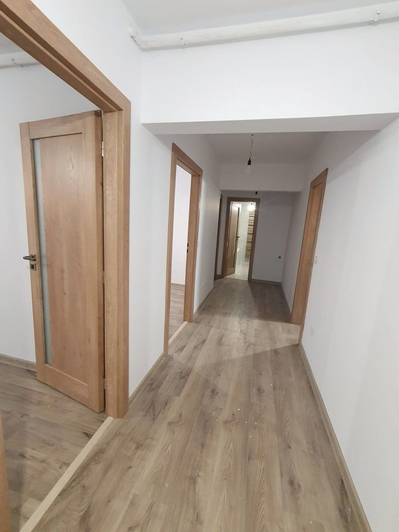 Apartament decomandat cu 3 camere, 66 mp., Calea București - Poză 4