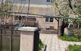 Vanzare casa P+1, anexe, curte, sat Verseni, comuna Miroslovesti, la asfalt - Poză 2