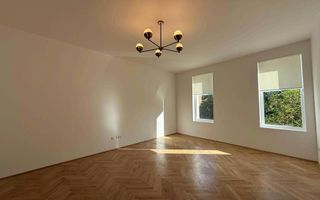 Vilă elegant renovata pentru business de prestigiu - Poză 5