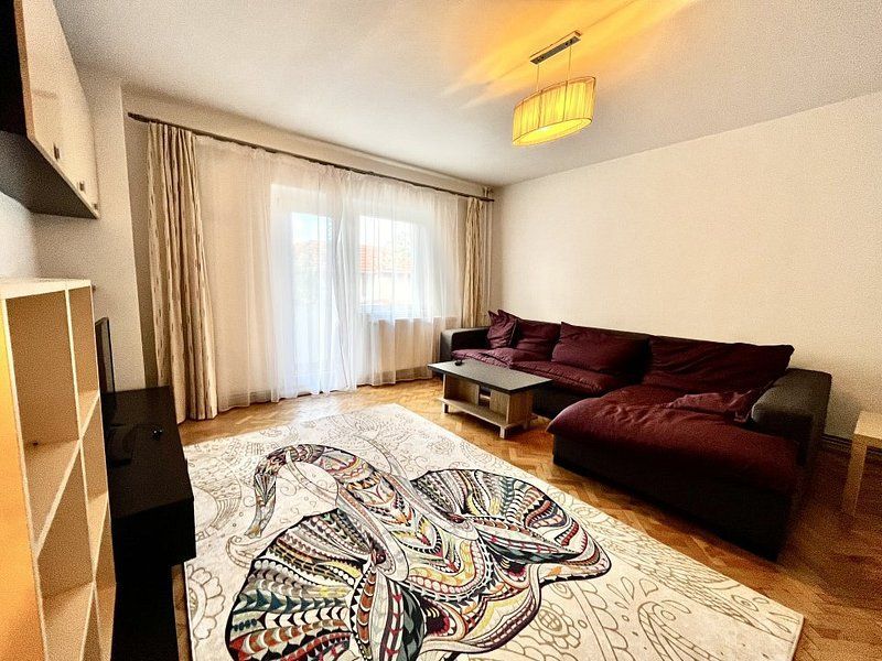 Un apartament spațios cu 3 camere, et. 1, in zona Girocului - Vladeasa - Poză 2