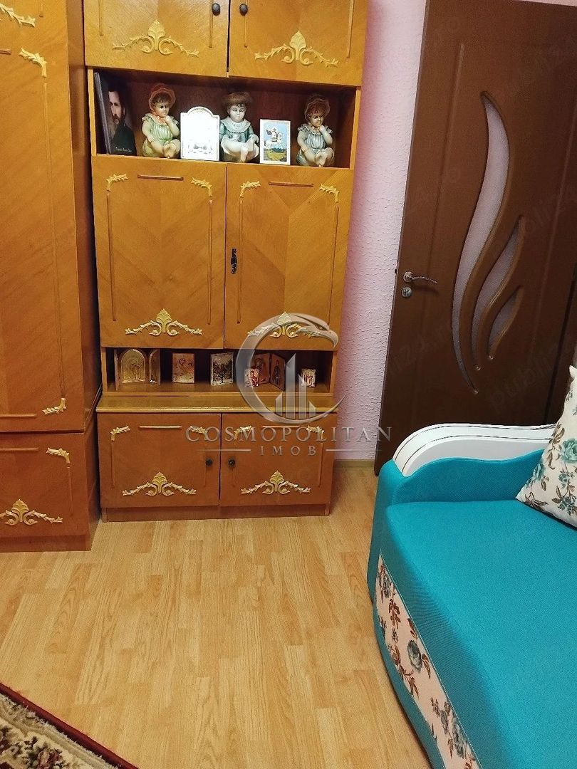Apartament cu 3 camere ~ zona Rm. Sarat ~ etaj 3din4 ~ confort 1 - Poză 4