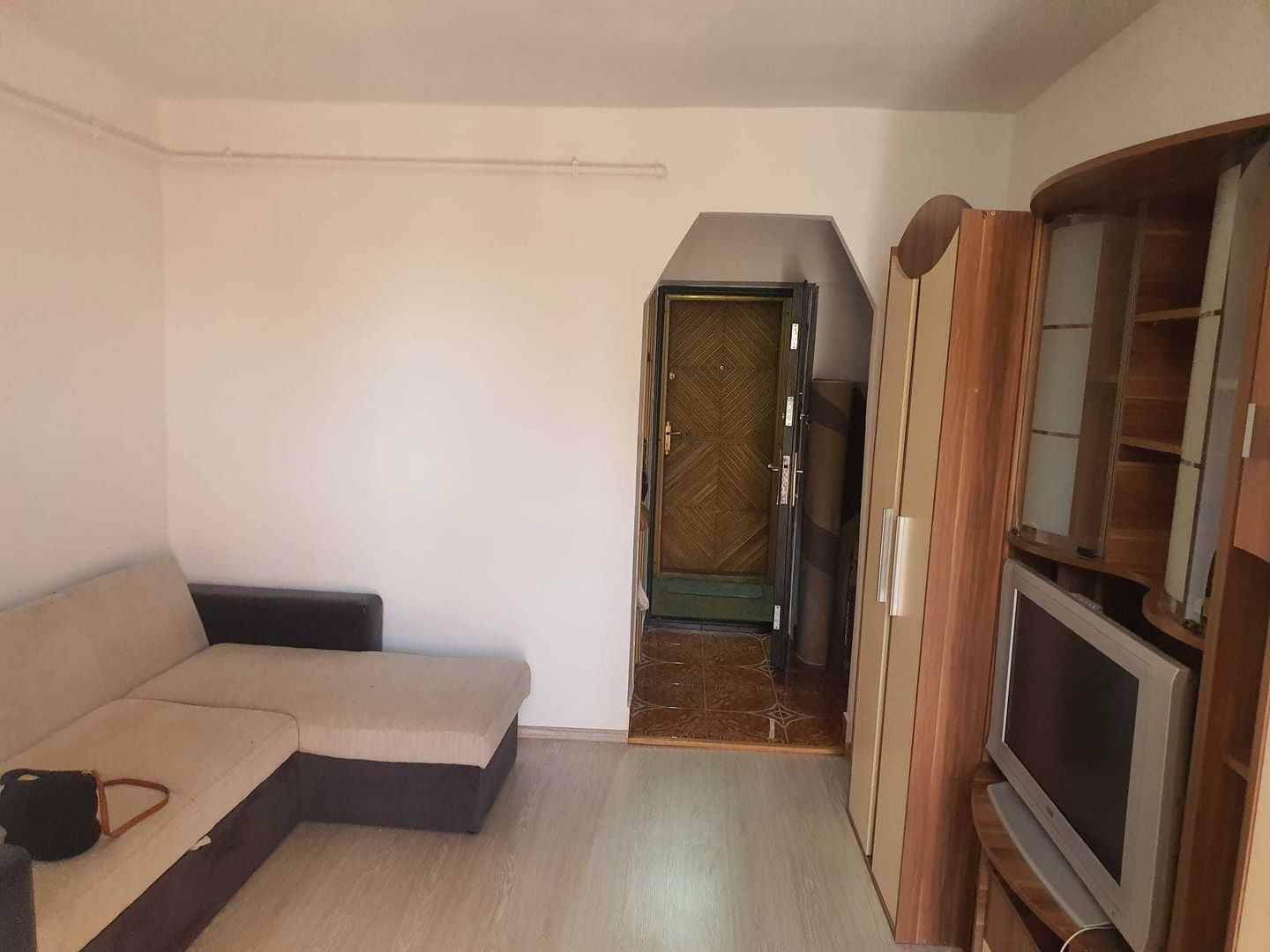 Garsoniera cocheta de vanzare - Str Ostrovului Etaj3/4 - Poză 1