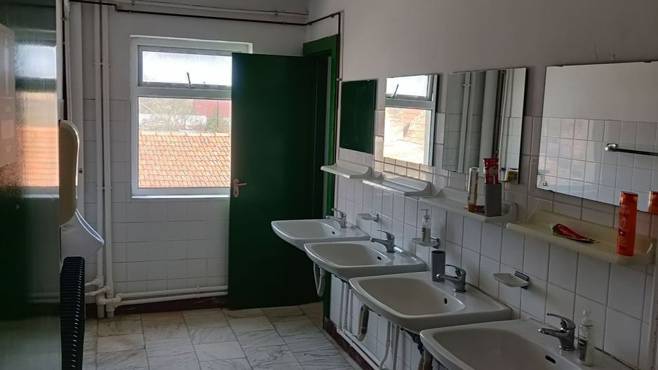 IDEAL PENTRU GRADINITA/SCOALA /AZIL BATRANI / ORFELINAT - Poză 18