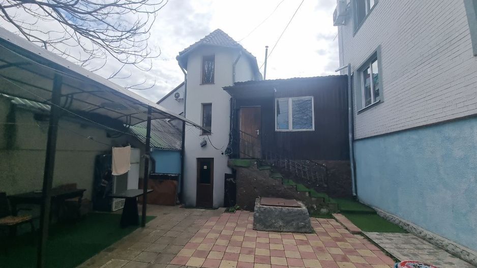 Casă de Vânzare - Poză 1