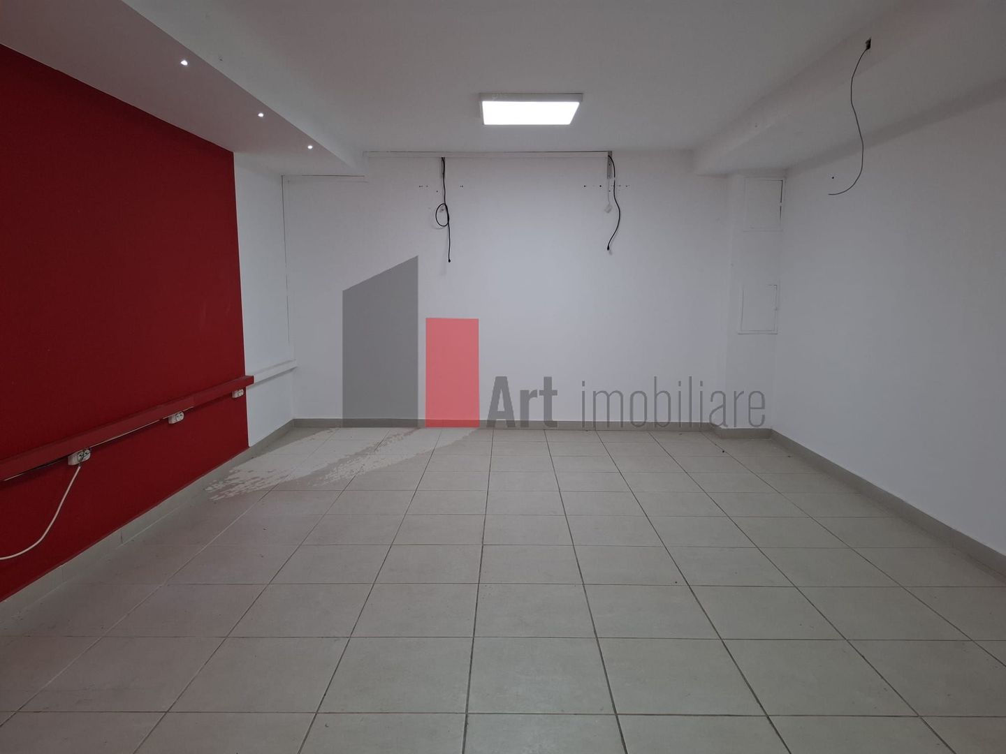 Spatiul "NESTALAN", complex comercial, Gara de Est - Poză 2