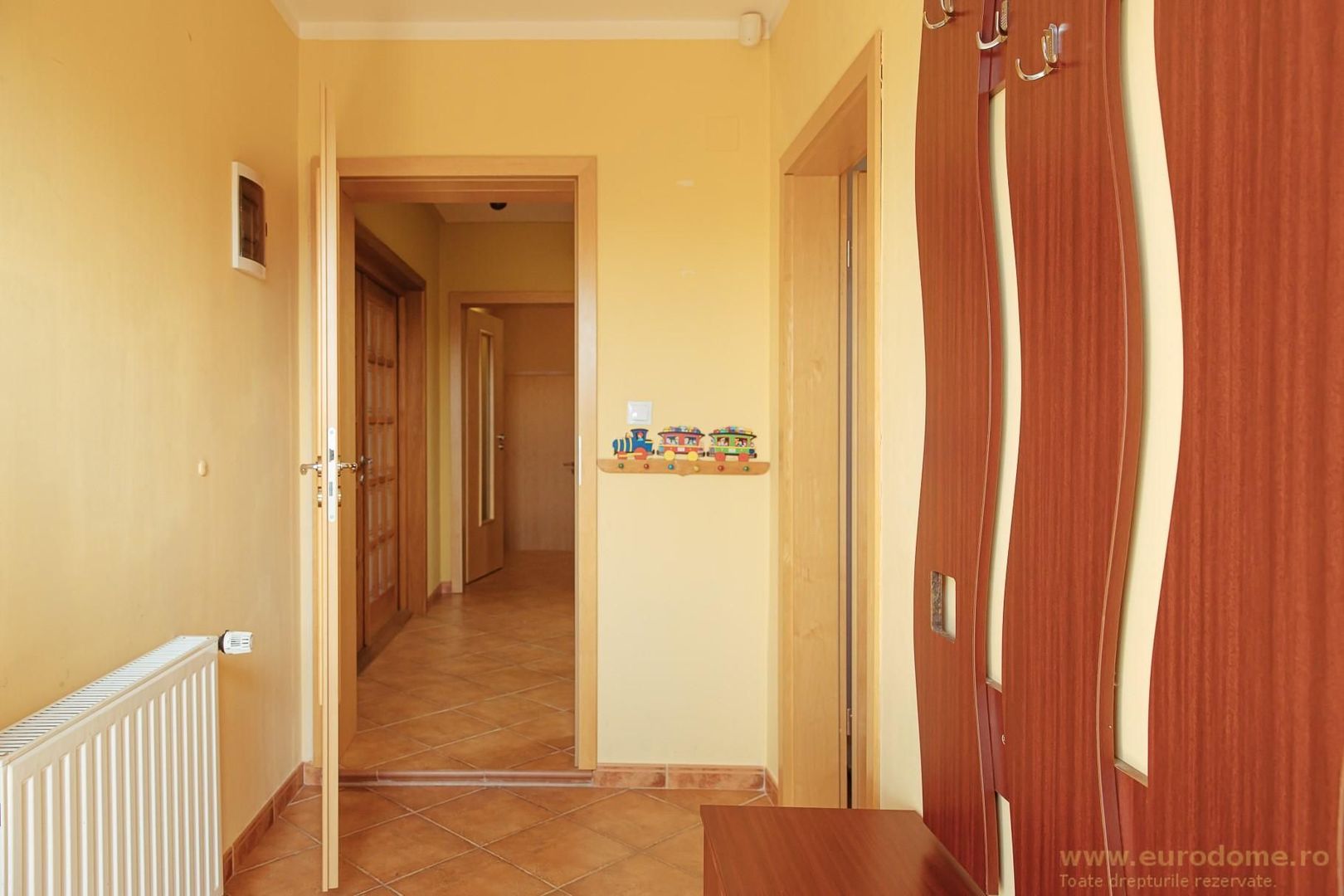 Casă nouă, intrare Stupini - Poză 29