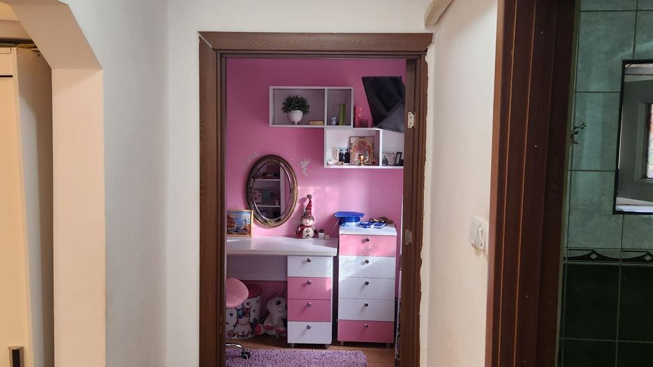 vand apartament 3 camere, etaj 2 , zona Alunis - Poză 9