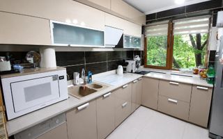 Vanzare apartament 3 camere, Micro 17, 70 mp, 99.000 EURO - Poză 2