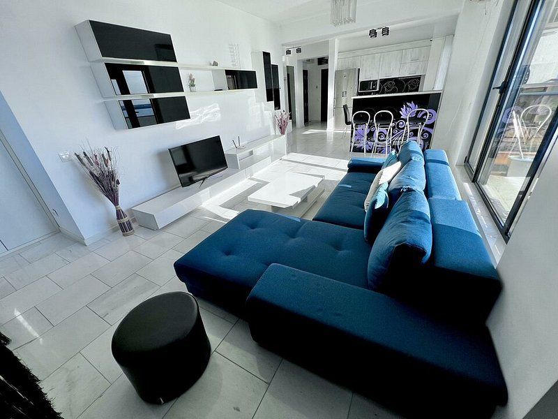 Apartament 2 camere Vila Sophia 1 - Vedere frontala la lac - - Poză 7