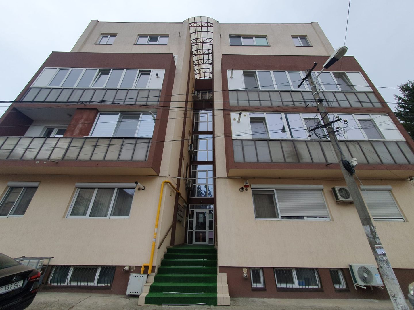 Garsoniera de vanzare zona Eroii Revolutiei - Poză 1