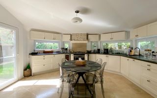 VILA | EROU IANCU NICOLAE | MOBILATA SI UTILATA - Poză 4