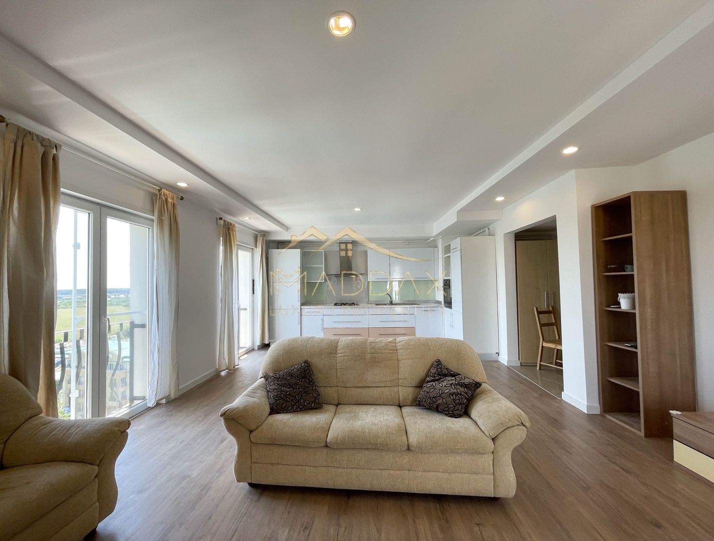 Apartament cu 3 camere // Complex Cosmopolis - Poză 4