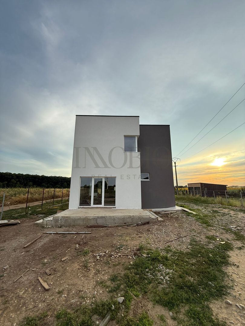 Case Noi în Ansamblu Privat | Strada Plevnei | 5 Locuințe | - Poză 1