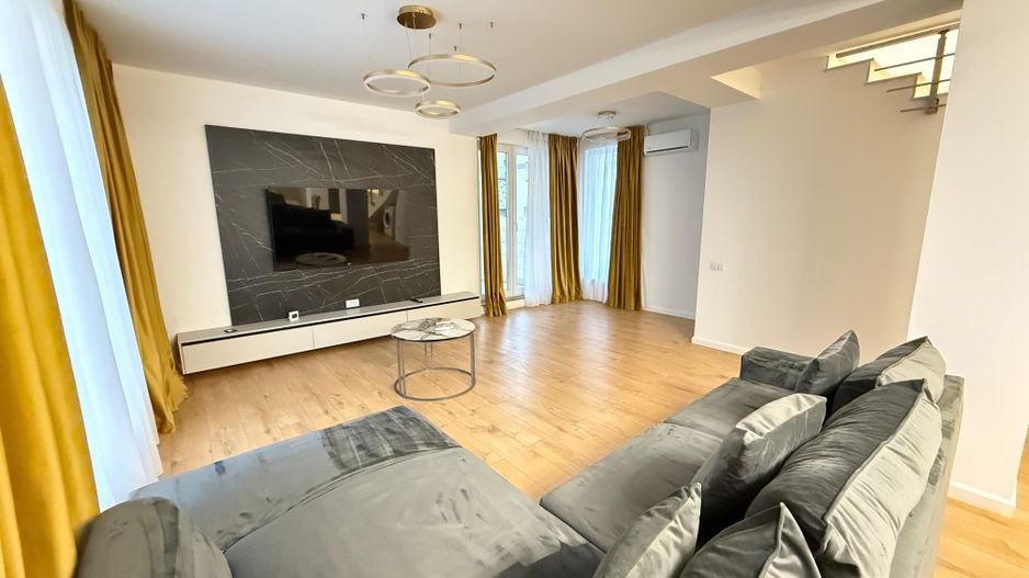 Vila Indivduala Aerocity Tunari - Poză 5