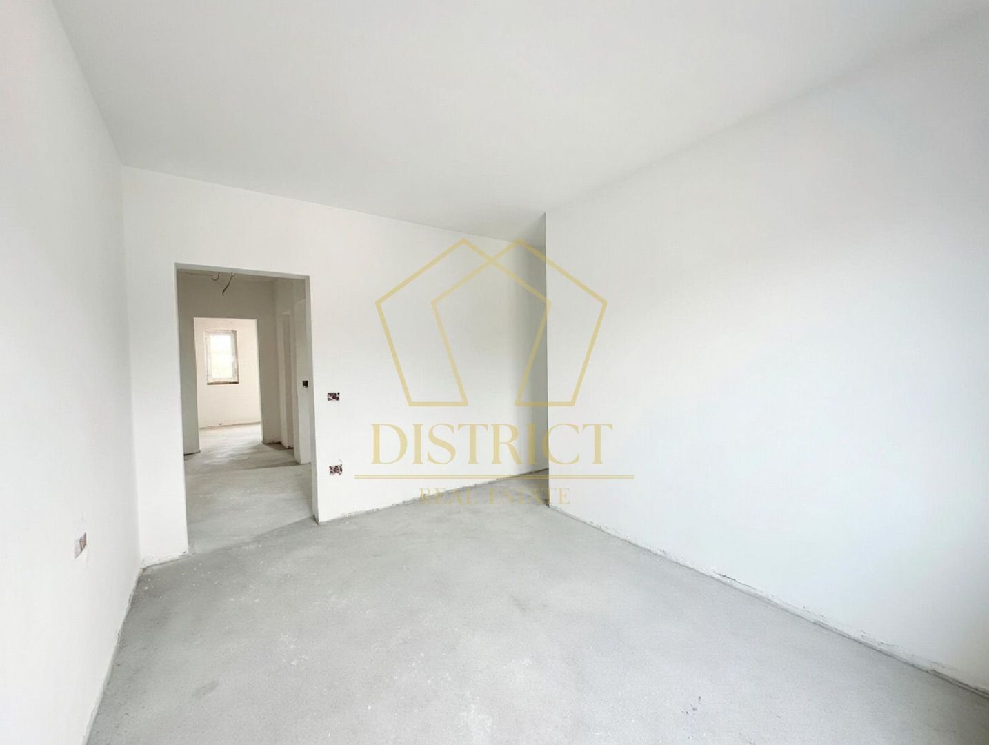 Duplex cu 4 camere, despărțit prin camera tehnica | Mosnita Veche | Lidl - Poză 9