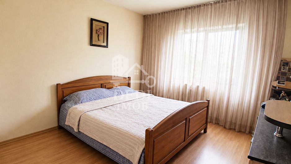 Apartament 3 camere de vânzare in zona Decebal, Oradea - Poză 2