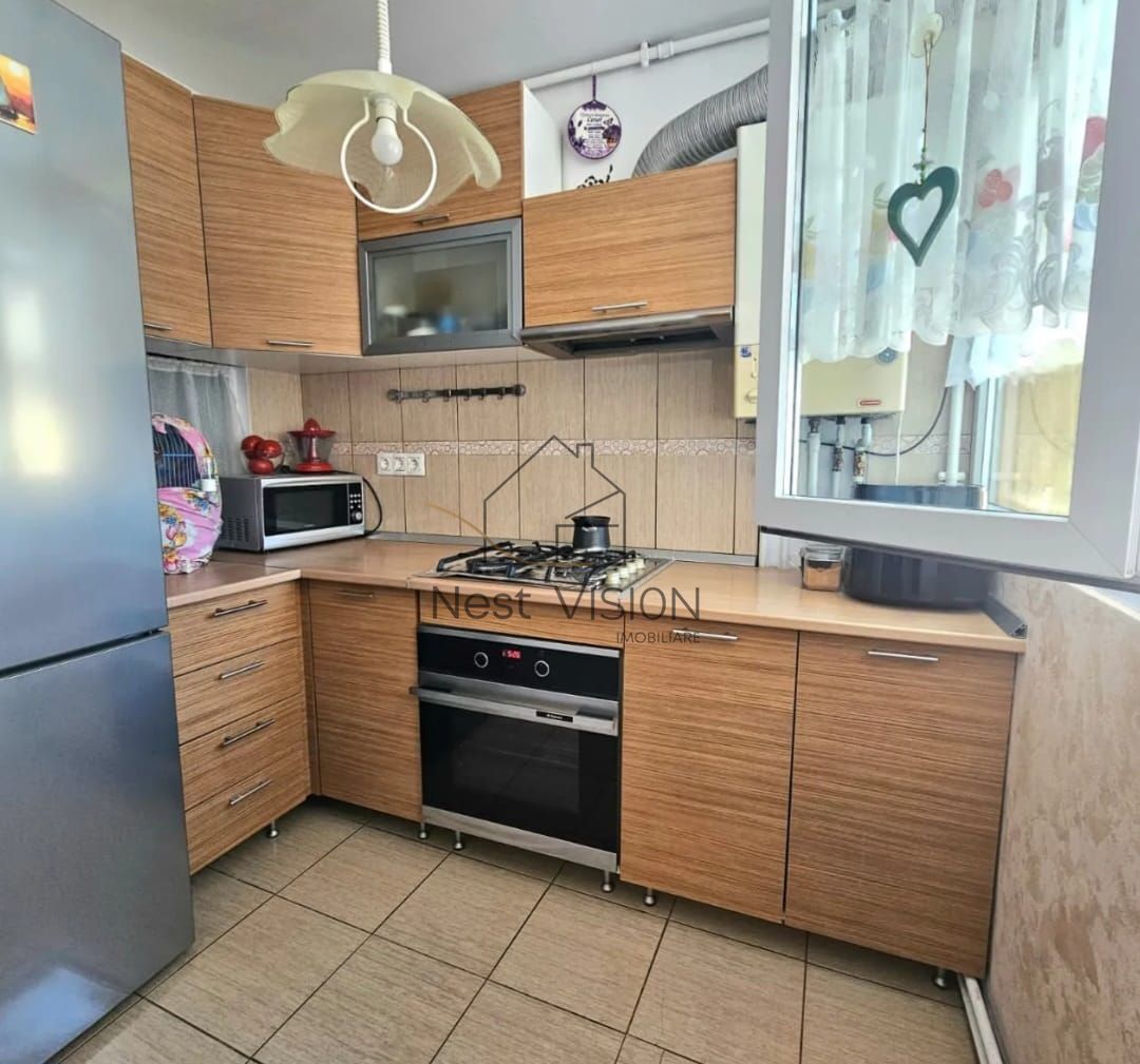 Gata de mutare! Apartament spatios 3 camere | 2 bai | balcon | - Poză 3