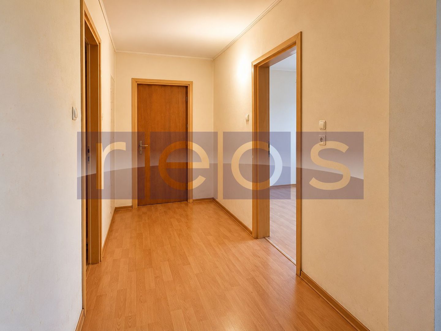 DE VANZARE APARTAMENT 2 CAMERE DECOMANDAT 55 MP GORJULUI METROU - Poză 5