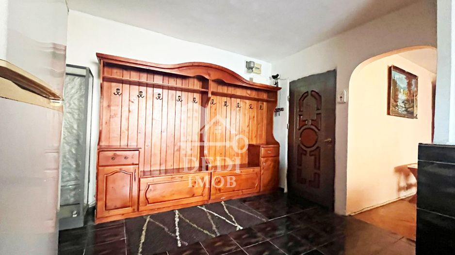 Apartament 3 camere de vanzare in zona Rogerius, Oradea - Poză 11