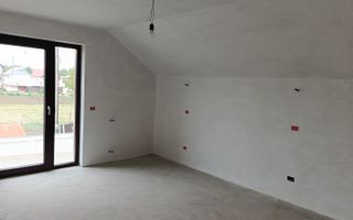 Casă/Vilă Dumbrăveni/Suceava - Poză 10