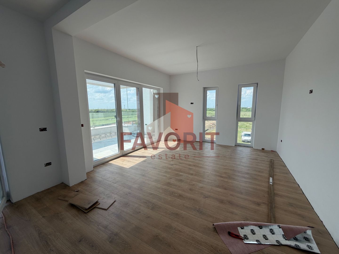 Finisat la cheie. Cu gradina proprie. Loc de parcare inclus - Poză 1