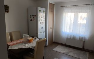 De inchiriat apartament 2 camere, etaj intermediar, Cetate - Poză 5