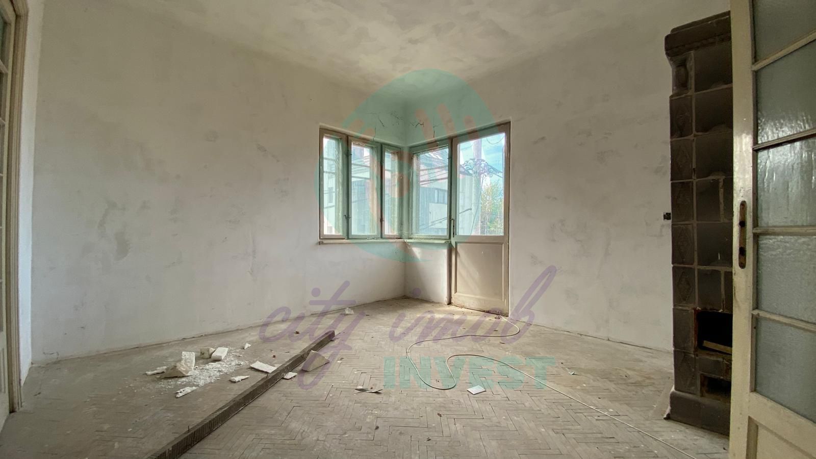 Teren 374 mp si 2 corpuri cu 7 apartamente - Poză 7