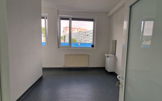 Spatiu comercial renovat si amenajat pentru a fi folosit ca o clinica medicala - Poză 9