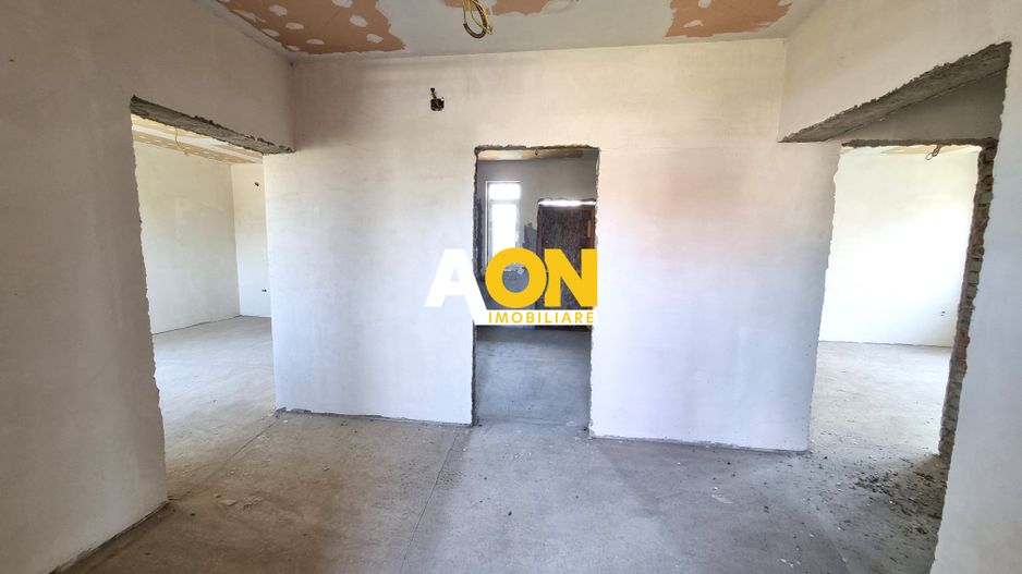 De vanzare casa semifinisata 3 camere, 608mp teren, Recea - Poză 2