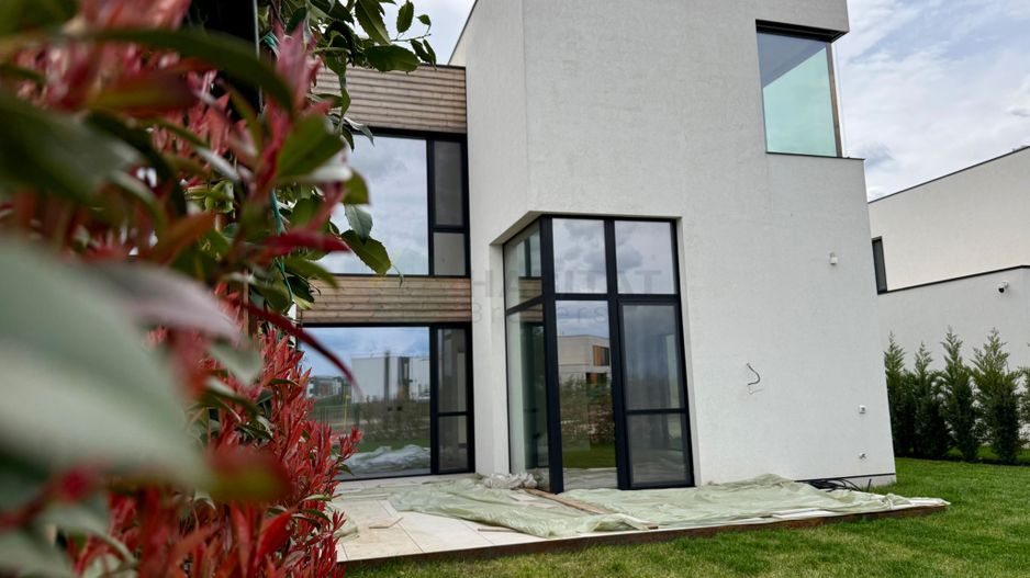 Vila tip duplex in Amber Forest, langa padure - Poză 1