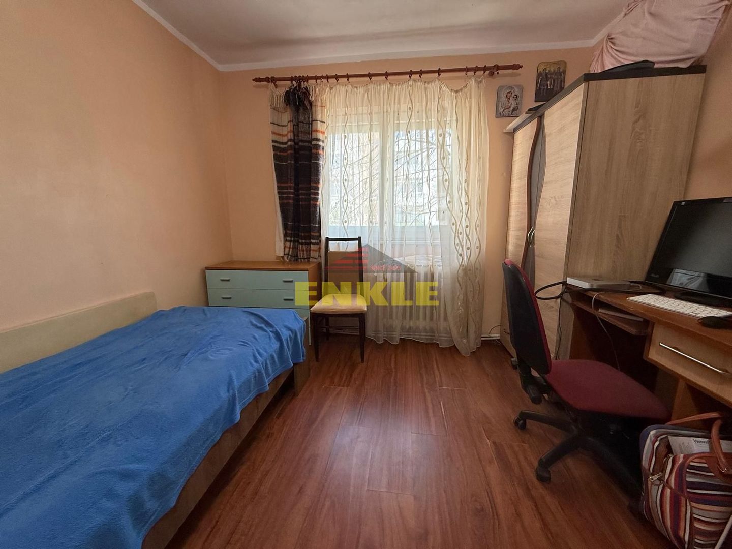 De vânzare apartament 4 camere decomandat, etaj 1 – zona Capat la 1 - Poză 3