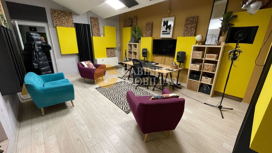 SPATIU COMERCIAL - 3 CAMERE - COMPLEX NEWTON - DE INCHIRIAT - Poză 2