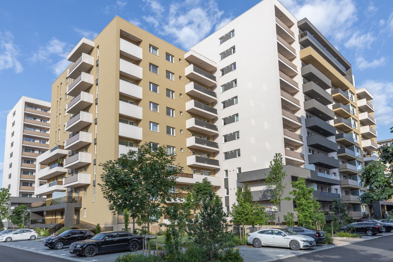 Inchiriem apartament 3 camere mobilat utilat lux cu parcare subterana - Poză 8