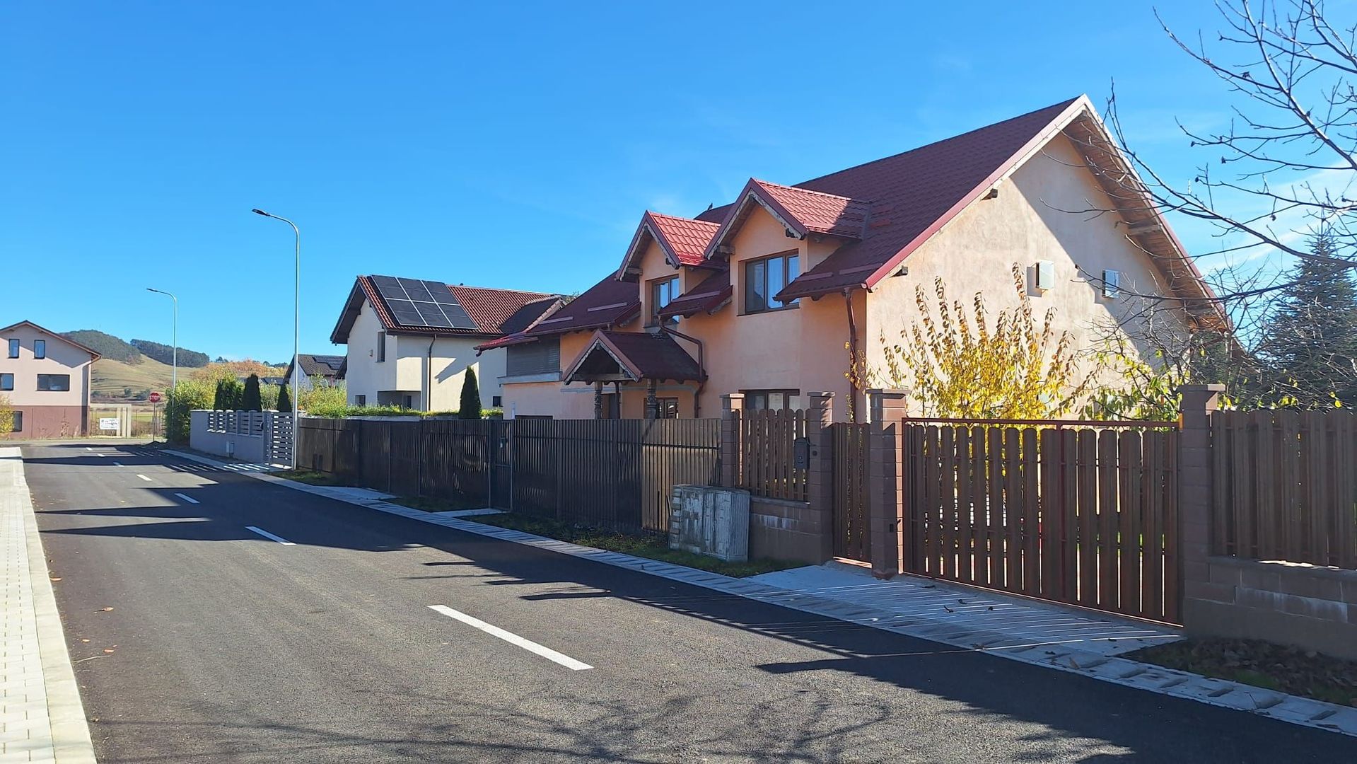 Casa de vanzare in Sanpetru cu 650mp teren - Poză 1