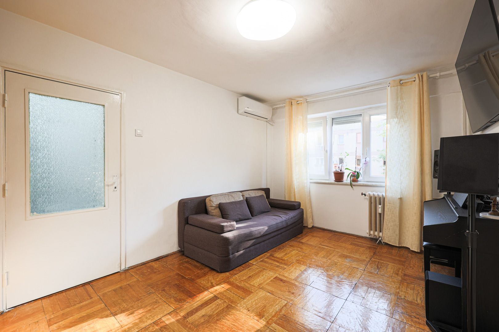 VANDUT Apartament cu 2 camere la etaj 3 Calea Romanilor - Poză 4