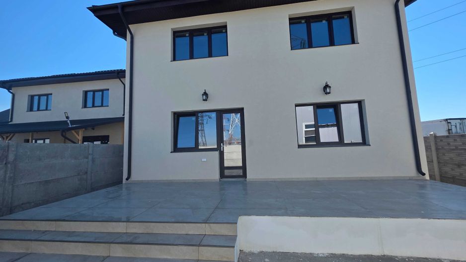 Casă P+1E modernă, situată în zona Damila-Selgros. - Poză 7