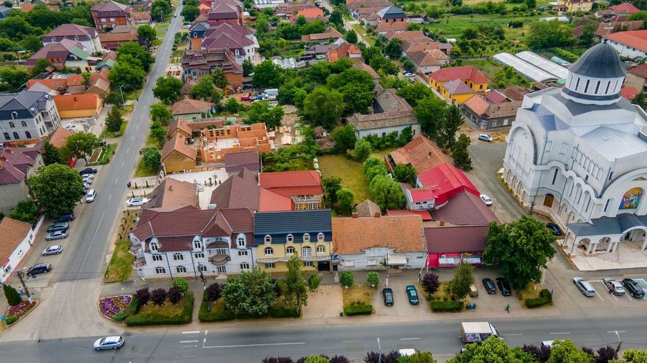 Casă cu teren 1674 mp - Poză 3