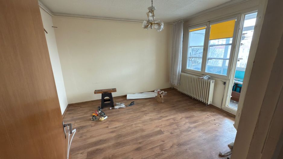 Apartament incapator, patru camere, Resita-Berceni, 120.000€ negociabil - Poză 1