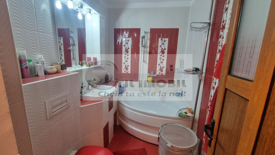 Apartament cu 3 cam, dec, 75 mp, 2 bai, balcon, Nicolina - 135000 euro - Poză 7