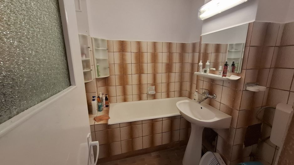 Apartament 2 Cam 9 mai zona Catedralei - Poză 3