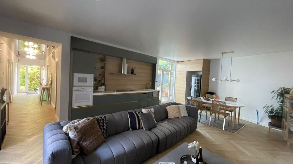 Casă parter, luminoasă, – vizavi de Spitalul Județean-369.000 EURO neg - Poză 1