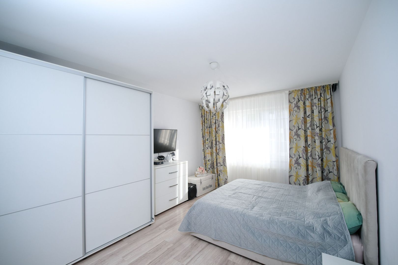 Apartament cu 2 camere, decomandat - Poză 7