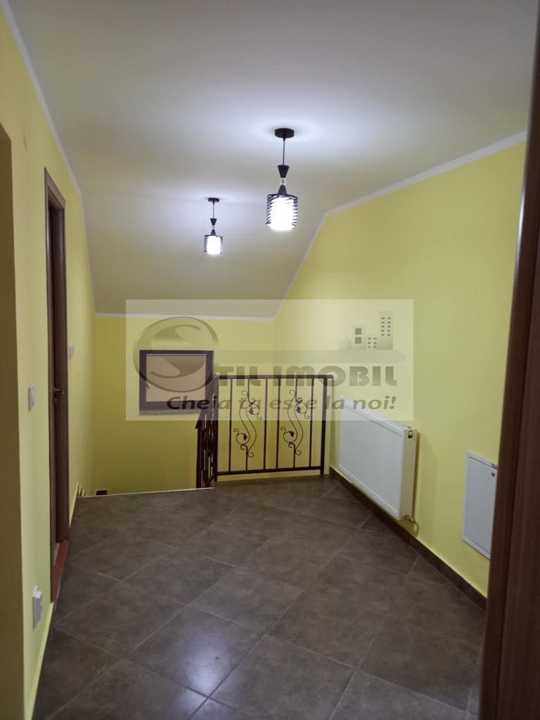 Casă zonă Tătărași - 750 euro - Poză 4