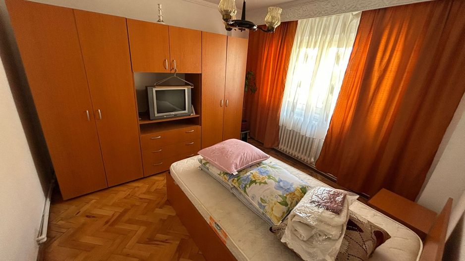Apartament 3 camere, etaj 3 - zona Cetate - Poză 5