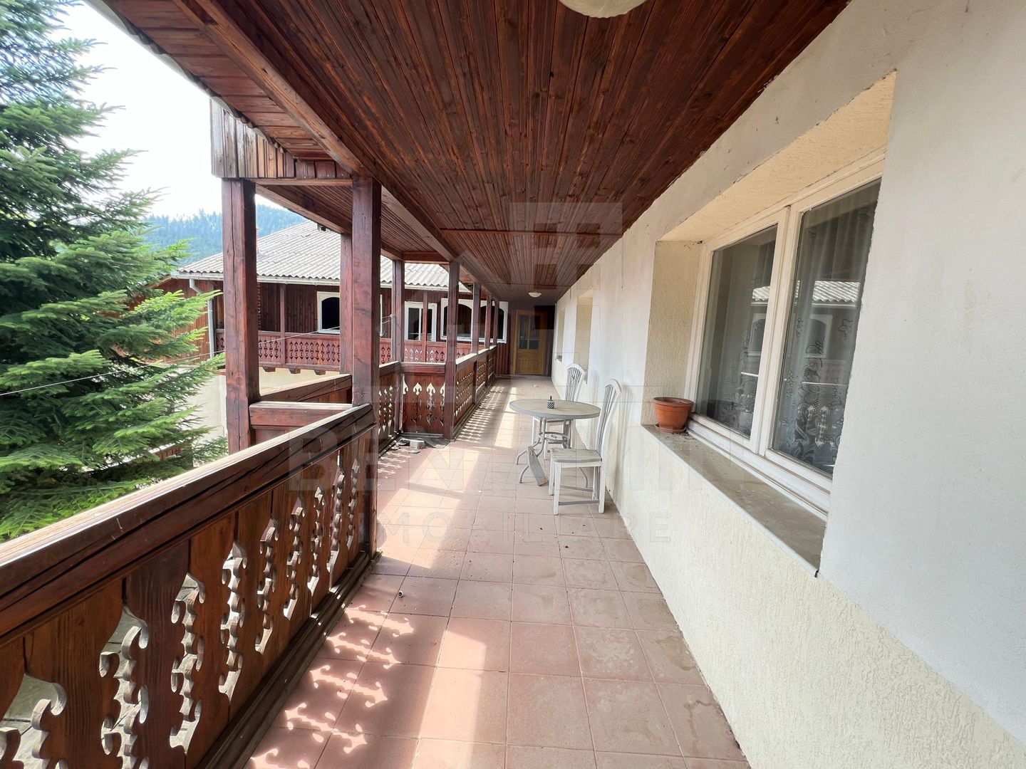 De-Vanzare-Case-16-Camere-400mp-Utili-1100mp-Teren-Sacele-Brasov - Poză 12