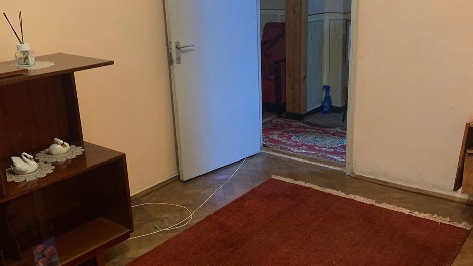 ofer spre vanzare apartament 3 camere zona Splai Mihai Viteazul, etaj - Poză 2