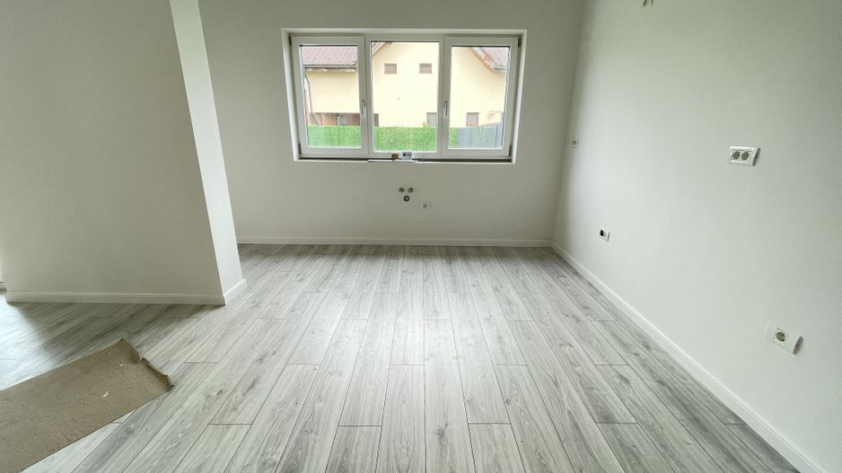 Duplex despărțit prin spațiu tehnic - Poză 3
